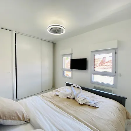 Situation Exceptionnelle Proche Plage, Menage Et Draps Compris Appartement