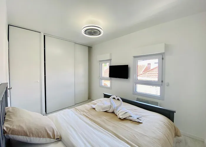 Situation Exceptionnelle Proche Plage, Menage Et Draps Compris Apartment